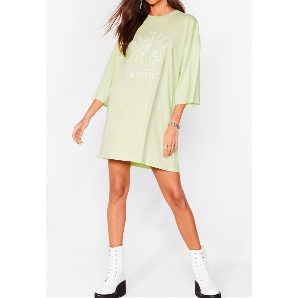 Nasty Gal Embroidery Green T-shirt Dress